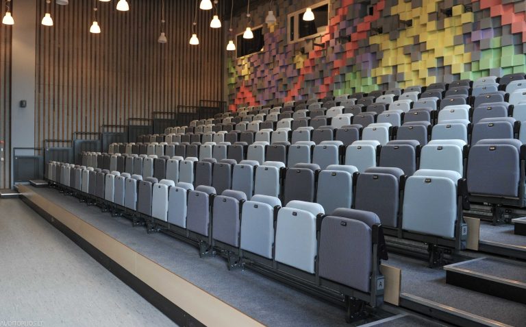 Zuschauertribüne ausziehbar für Schulen und Turnhallen